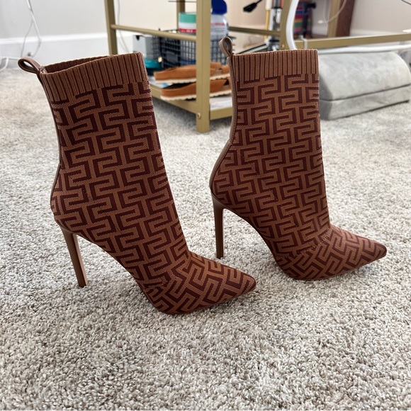 Steve Madden brown patterned heeled booties, like new!, size 7.5 - Picture 4 of 6